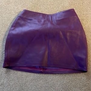 Heavy manners skirt